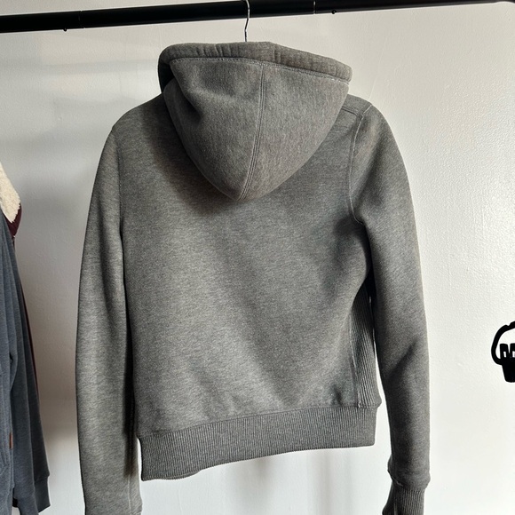 Abercrombie sweater - Picture 2 of 3